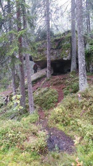 Grotta i Tverråsen.