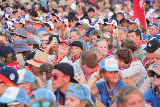 Åpningscermoni 11 Forsamling